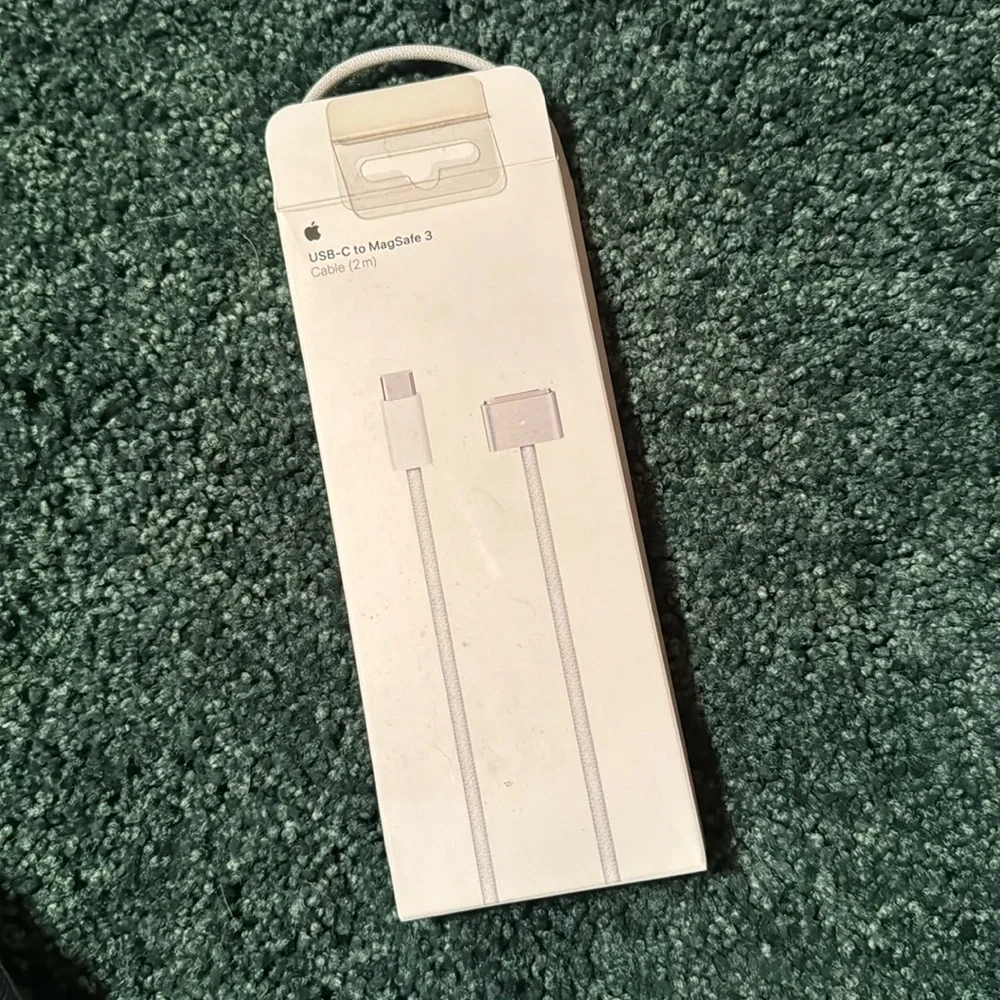 NWOT usb c to magsafe 3 cable